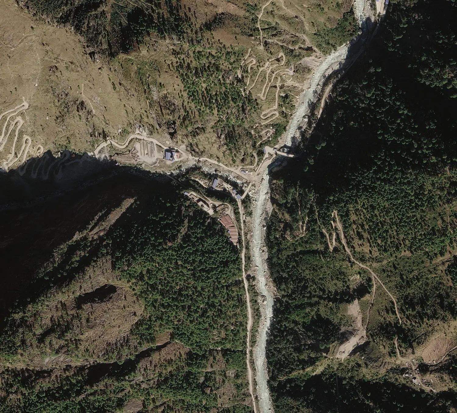 中游峡谷段灾前影像